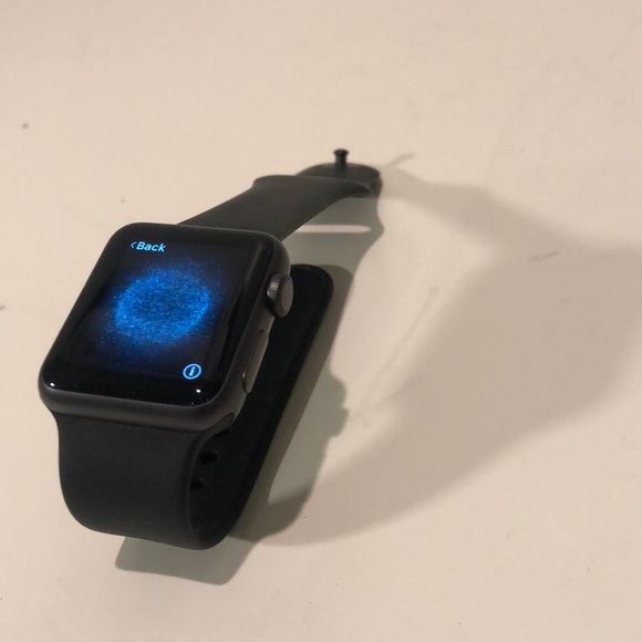 38mm Apple Watch Series 1 Aluminum - Picture 2 of 3